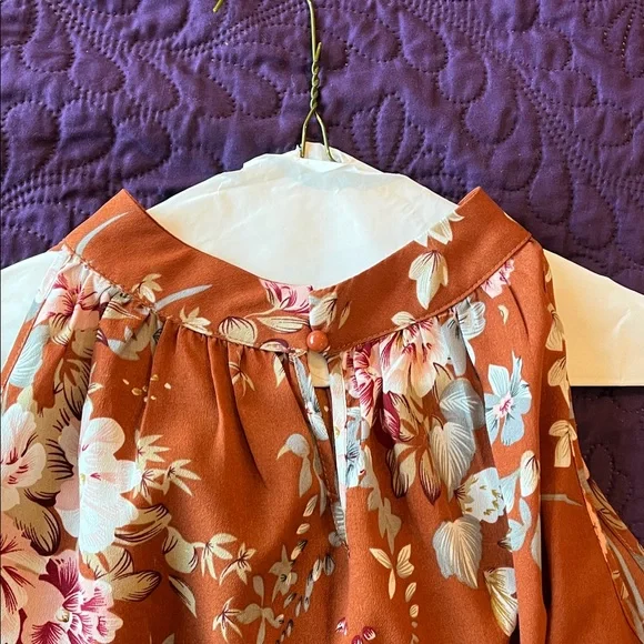 SHEIN Top Bundle (3 Tops) - Picture 5 of 10